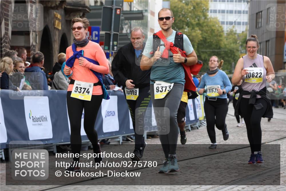 05.10.2025 - 20. swb-Marathon Bremen Strokosch-Dieckow http://msf.ph/oto/9275780 05.10.2025 11:12:16 Ziel 9373, 9374, 9911, 10622, 10899, 11085, 11535 meine-sportfotos.de