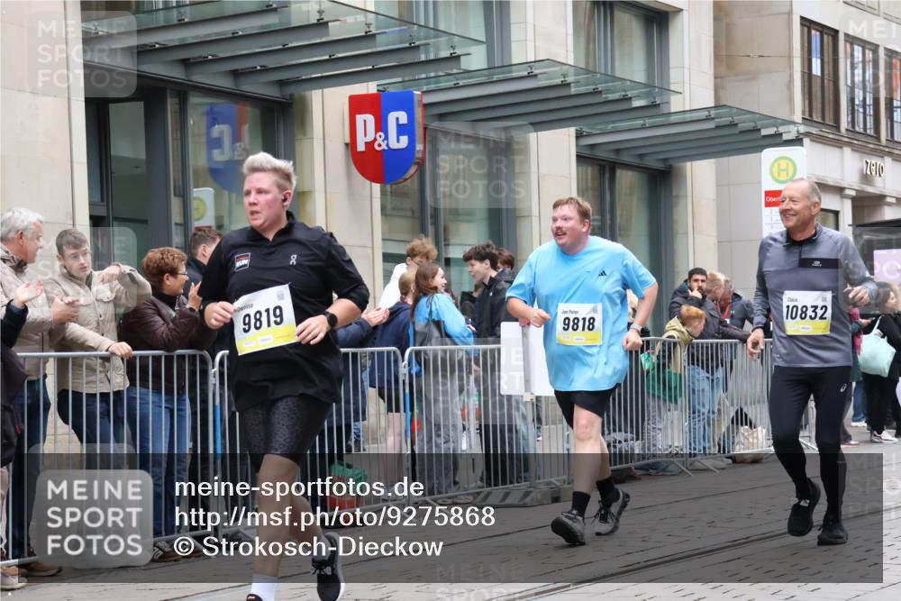 05.10.2025 - 20. swb-Marathon Bremen Strokosch-Dieckow http://msf.ph/oto/9275868 05.10.2025 11:13:55 Ziel 9012, 9380, 9695, 9724, 9756, 9818, 9819, 10114, 10115, 10201, 10491, 10832, 11036, 11135, 11539, 11555, 9012, 9380, 9695, 9724, 9756, 9818, 9819, 10114, 10115, 10201, 10491, 10832, 11036, 11135, 11539, 11555 meine-sportfotos.de