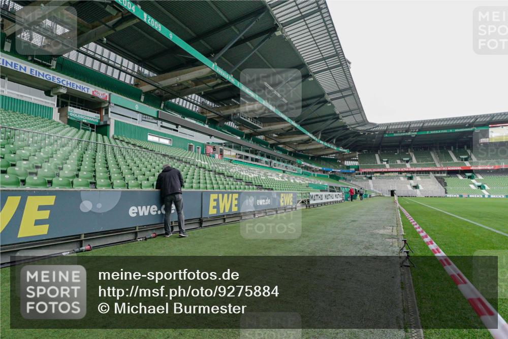 05.10.2025 - 20. swb-Marathon Bremen Michael Burmester http://msf.ph/oto/9275884 05.10.2025 10:16:24 Laufen im Stadion 2, 33 meine-sportfotos.de