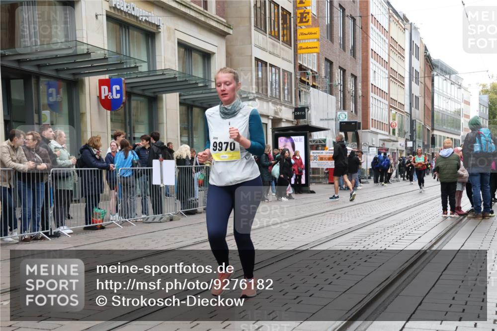 05.10.2025 - 20. swb-Marathon Bremen Strokosch-Dieckow http://msf.ph/oto/9276182 05.10.2025 11:14:11 Ziel 9724, 9756, 9818, 9819, 9861, 9970, 10201, 10292, 10722, 10832, 11072, 11135, 11139, 11473, 11539, 9724, 9756, 9818, 9819, 9861, 9970, 10201, 10292, 10722, 10832, 11072, 11135, 11139, 11473, 11539 meine-sportfotos.de
