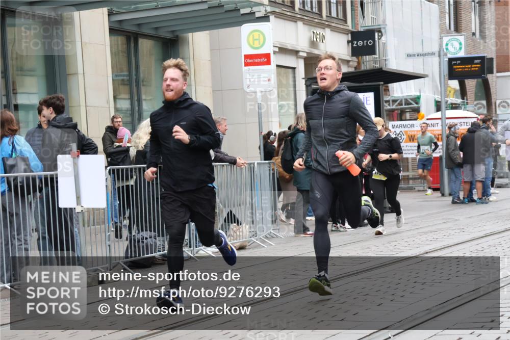 05.10.2025 - 20. swb-Marathon Bremen Strokosch-Dieckow http://msf.ph/oto/9276293 05.10.2025 11:14:20 Ziel 9303, 9861, 9970, 10292, 10602, 10722, 11072, 11139, 11448, 11473, 11557, 9303, 9861, 9970, 10292, 10602, 10722, 11072, 11139, 11448, 11473, 11557 meine-sportfotos.de