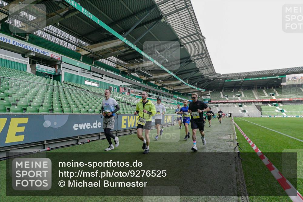 05.10.2025 - 20. swb-Marathon Bremen Michael Burmester http://msf.ph/oto/9276525 05.10.2025 10:26:52 Laufen im Stadion 28, 8000, 9009, 9202, 9250, 9270, 9285, 9290, 9351, 9362, 9396, 9400, 9411, 9545, 9590, 9678, 9876, 9878, 9885, 9897, 9921, 9960, 9961, 9963, 10045, 10053, 10090, 10091, 10092, 10277, 10304, 10351, 10411, 10431, 10447, 10568, 10633, 10634, 10649, 10682, 10773, 10792, 10823, 10851, 10898, 11362, 11585, 11645, 11648, 11683, 11714, 11715, 8000, 9170, 9963, 10044, 10559, 10624, 10780, 10816, 10851, 11178, 11422, 11488, 11617 meine-sportfotos.de