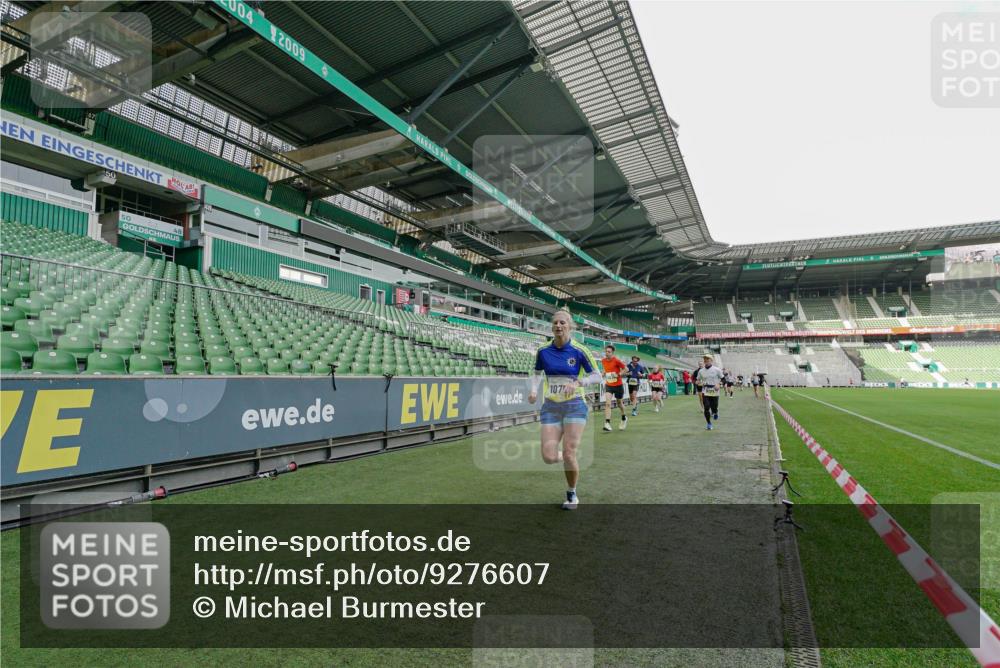 05.10.2025 - 20. swb-Marathon Bremen Michael Burmester http://msf.ph/oto/9276607 05.10.2025 10:27:09 Laufen im Stadion 28, 9009, 9202, 9270, 9285, 9290, 9339, 9351, 9362, 9396, 9400, 9411, 9500, 9545, 9590, 9670, 9678, 9709, 9711, 9876, 9878, 9885, 9897, 9921, 9960, 9961, 10045, 10091, 10092, 10277, 10351, 10411, 10568, 10634, 10639, 10649, 10682, 10750, 10773, 10792, 10818, 10822, 10823, 10898, 10947, 11074, 11362, 11585, 11645, 11659, 11683, 11714, 8000, 9250, 9963, 10053, 10090, 10304, 10431, 10447, 10633, 10851, 11488, 11648, 11715 meine-sportfotos.de
