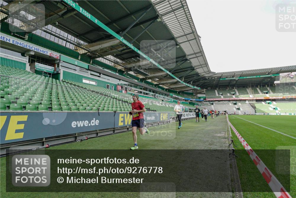 05.10.2025 - 20. swb-Marathon Bremen Michael Burmester http://msf.ph/oto/9276778 05.10.2025 10:27:45 Laufen im Stadion 28, 1138, 7414, 9339, 9397, 9413, 9500, 9546, 9670, 9709, 9711, 9961, 10177, 10319, 10452, 10509, 10634, 10637, 10639, 10661, 10676, 10750, 10818, 10822, 10850, 10858, 10898, 10947, 11074, 11167, 11189, 11268, 11299, 11327, 11446, 11462, 11659, 11678, 9009, 9270, 9285, 9351, 9362, 9400, 9411, 9678, 9876, 9878, 9885, 9897, 9921, 9960, 10045, 10091, 10092, 10277, 10351, 10411, 10568, 10792, 11362, 11585, 11645, 11683 meine-sportfotos.de