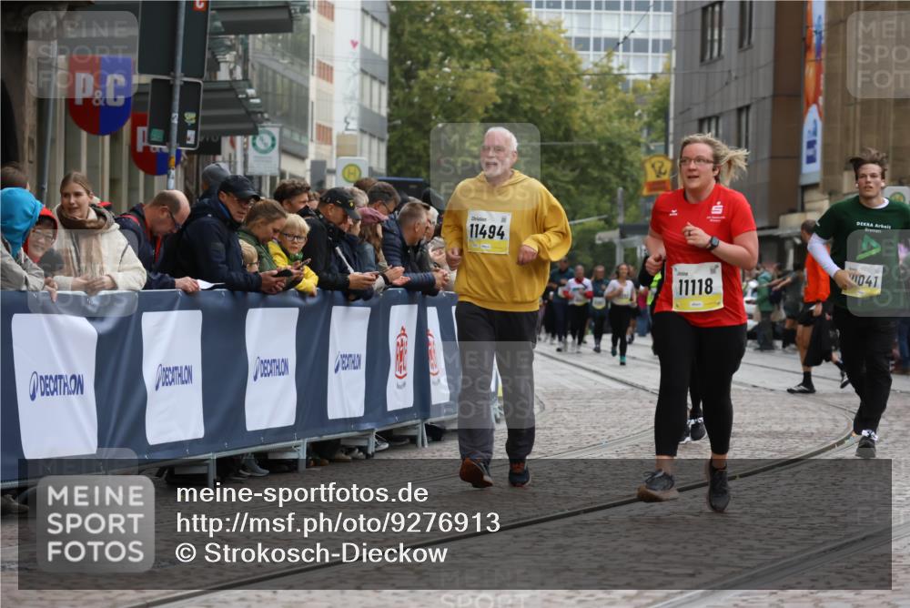 05.10.2025 - 20. swb-Marathon Bremen Strokosch-Dieckow http://msf.ph/oto/9276913 05.10.2025 11:12:54 Ziel 9203, 10041, 10186, 11118, 11252 meine-sportfotos.de