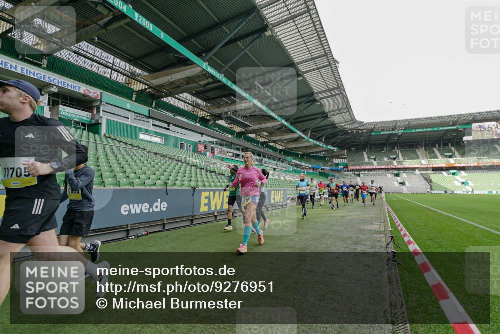 05.10.2025 - 20. swb-Marathon Bremen Michael Burmester http://msf.ph/oto/9276951 05.10.2025 10:28:11 Laufen im Stadion 1138, 7414, 9200, 9206, 9207, 9216, 9222, 9223, 9244, 9293, 9298, 9366, 9377, 9397, 9406, 9413, 9546, 9665, 9706, 9955, 10047, 10177, 10211, 10266, 10268, 10303, 10319, 10350, 10382, 10428, 10452, 10509, 10637, 10661, 10667, 10676, 10688, 10789, 10850, 10858, 10931, 10953, 11104, 11167, 11189, 11244, 11268, 11299, 11327, 11462, 11498, 11513, 11579, 11628, 11678, 11705, 9339, 9500, 9670, 9709, 9711, 10634, 10639, 10750, 10947 meine-sportfotos.de