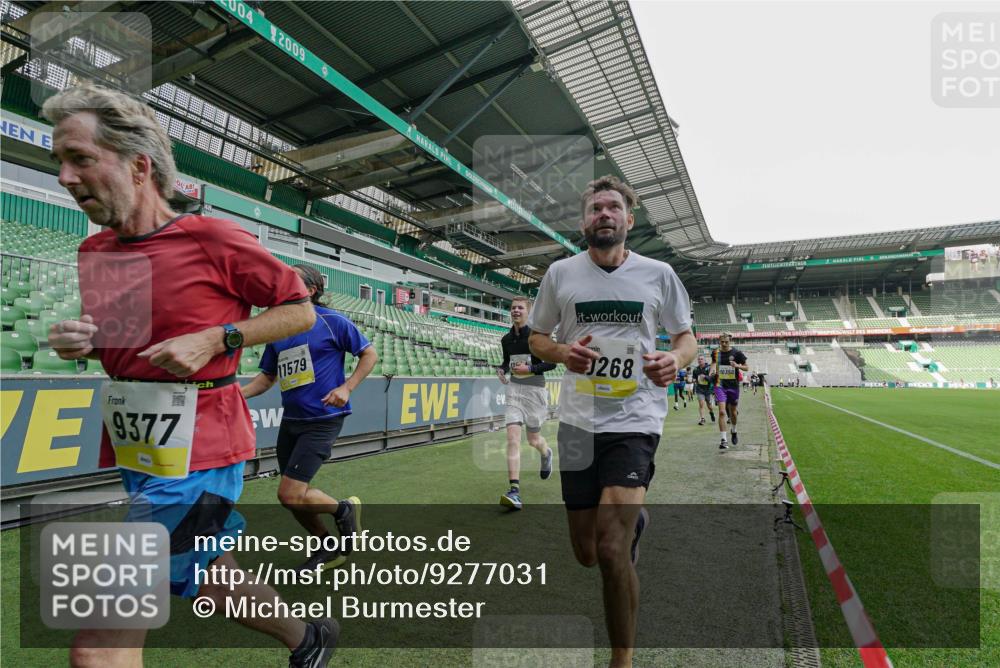 05.10.2025 - 20. swb-Marathon Bremen Michael Burmester http://msf.ph/oto/9277031 05.10.2025 10:28:17 Laufen im Stadion 1138, 7414, 9200, 9206, 9207, 9216, 9222, 9223, 9244, 9293, 9298, 9366, 9377, 9397, 9406, 9413, 9546, 9562, 9665, 9706, 9955, 10047, 10109, 10177, 10211, 10266, 10268, 10303, 10319, 10350, 10382, 10428, 10452, 10509, 10519, 10637, 10661, 10667, 10676, 10688, 10789, 10850, 10858, 10875, 10931, 10953, 10973, 11104, 11167, 11189, 11244, 11248, 11268, 11299, 11327, 11330, 11357, 11462, 11498, 11513, 11561, 11579, 11628, 11705, 9339, 9670, 10637 meine-sportfotos.de