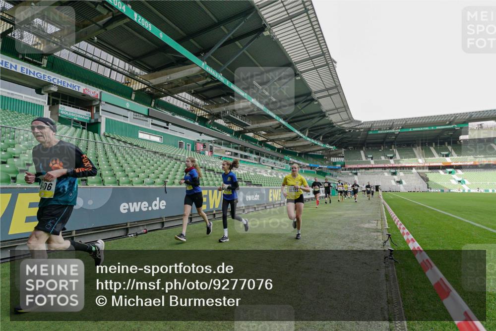 05.10.2025 - 20. swb-Marathon Bremen Michael Burmester http://msf.ph/oto/9277076 05.10.2025 10:28:23 Laufen im Stadion 1138, 7414, 9200, 9206, 9207, 9216, 9222, 9223, 9244, 9293, 9298, 9366, 9377, 9397, 9404, 9406, 9413, 9546, 9562, 9665, 9706, 9810, 9955, 10047, 10109, 10131, 10177, 10211, 10266, 10268, 10303, 10319, 10350, 10382, 10428, 10509, 10519, 10661, 10667, 10688, 10789, 10850, 10858, 10875, 10931, 10953, 10973, 11104, 11167, 11189, 11244, 11248, 11268, 11299, 11327, 11330, 11357, 11462, 11498, 11513, 11561, 11579, 11628, 11705, 9670, 10452, 10637, 10676, 11167 meine-sportfotos.de