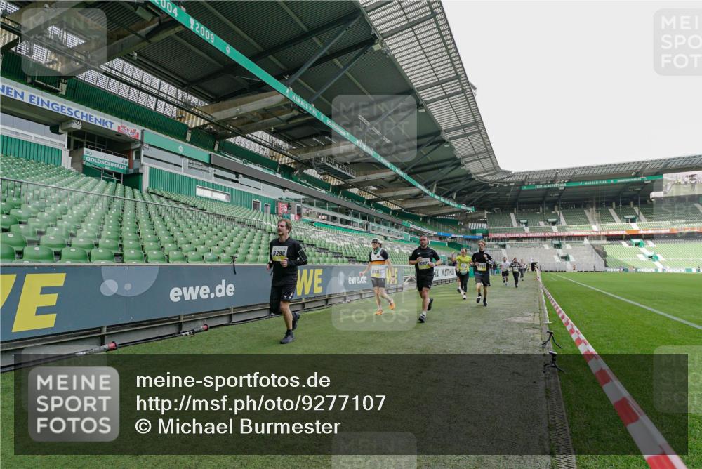 05.10.2025 - 20. swb-Marathon Bremen Michael Burmester http://msf.ph/oto/9277107 05.10.2025 10:28:27 Laufen im Stadion 1138, 7414, 9200, 9206, 9207, 9216, 9222, 9223, 9244, 9293, 9298, 9366, 9377, 9397, 9404, 9406, 9413, 9546, 9562, 9665, 9706, 9810, 9955, 10047, 10109, 10131, 10177, 10211, 10266, 10268, 10303, 10319, 10350, 10382, 10428, 10509, 10519, 10661, 10667, 10688, 10789, 10850, 10858, 10875, 10931, 10953, 10973, 11104, 11189, 11244, 11248, 11268, 11327, 11330, 11357, 11462, 11498, 11513, 11561, 11579, 11628, 11705, 10452, 10637, 10676, 11167 meine-sportfotos.de