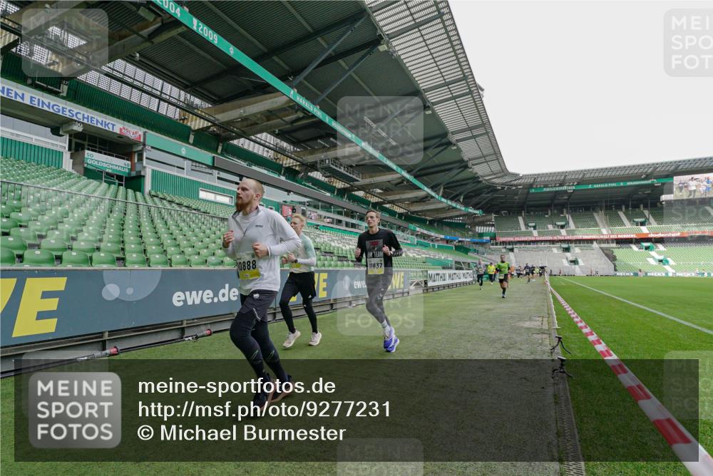 05.10.2025 - 20. swb-Marathon Bremen Michael Burmester http://msf.ph/oto/9277231 05.10.2025 10:28:51 Laufen im Stadion 9200, 9207, 9216, 9218, 9222, 9223, 9293, 9298, 9366, 9377, 9404, 9406, 9478, 9556, 9562, 9626, 9627, 9641, 9665, 9693, 9706, 9810, 9955, 9969, 10047, 10062, 10109, 10131, 10266, 10268, 10303, 10350, 10381, 10382, 10428, 10519, 10667, 10688, 10789, 10799, 10875, 10888, 10931, 10953, 10973, 11057, 11104, 11119, 11244, 11248, 11292, 11330, 11357, 11498, 11513, 11561, 11573, 11579, 11637, 11705, 1138, 7414, 9206, 9244, 9397, 9413, 10177, 10211, 10319, 10509, 10661 meine-sportfotos.de