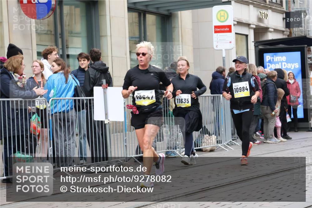 05.10.2025 - 20. swb-Marathon Bremen Strokosch-Dieckow http://msf.ph/oto/9278082 05.10.2025 11:14:41 Ziel 9303, 10496, 10647, 10984, 11107, 11293, 11345, 11448, 11607, 11635, 9303, 10496, 10647, 10984, 11107, 11293, 11345, 11448, 11607, 11635 meine-sportfotos.de