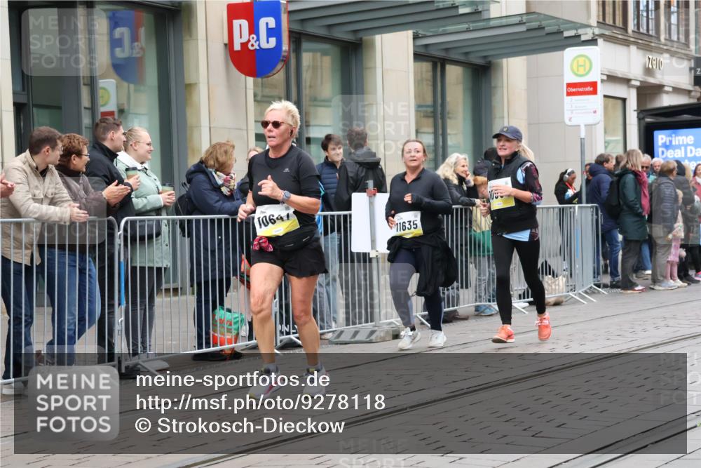 05.10.2025 - 20. swb-Marathon Bremen Strokosch-Dieckow http://msf.ph/oto/9278118 05.10.2025 11:14:42 Ziel 9303, 10496, 10647, 10984, 11107, 11293, 11345, 11448, 11607, 11635, 9303, 10496, 10647, 10984, 11107, 11293, 11345, 11448, 11607, 11635 meine-sportfotos.de