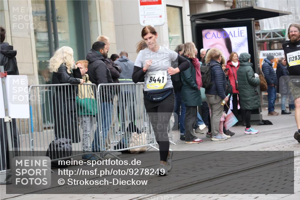 05.10.2025 - 20. swb-Marathon Bremen Strokosch-Dieckow http://msf.ph/oto/9278249 05.10.2025 11:14:47 Ziel 9643, 10496, 10647, 10984, 11107, 11293, 11345, 11607, 11635, 9643, 10496, 10647, 10984, 11107, 11293, 11345, 11607, 11635 meine-sportfotos.de