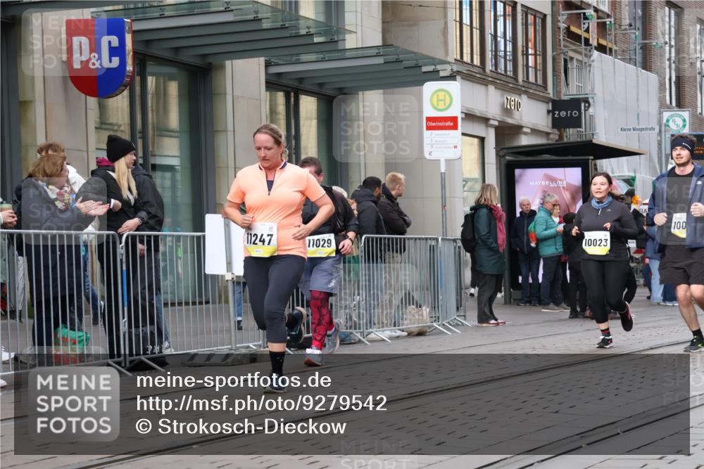 05.10.2025 - 20. swb-Marathon Bremen Strokosch-Dieckow http://msf.ph/oto/9279542 05.10.2025 11:15:56 Ziel 7109, 7110, 9640, 9679, 10023, 10083, 10220, 10339, 10340, 10379, 10450, 10564, 10635, 11029, 11247, 11331, 11358, 11378, 11404, 7109, 7110, 9640, 9679, 10023, 10083, 10220, 10339, 10340, 10379, 10450, 10564, 10635, 11029, 11247, 11331, 11358, 11378, 11404 meine-sportfotos.de