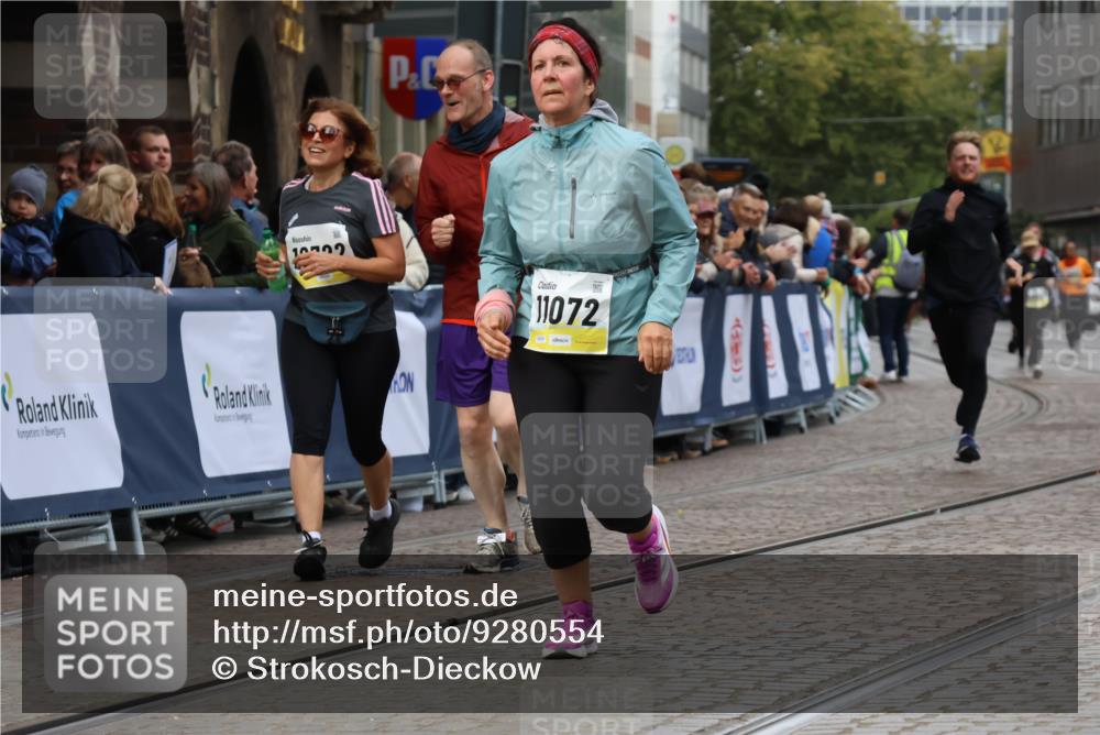 05.10.2025 - 20. swb-Marathon Bremen Strokosch-Dieckow http://msf.ph/oto/9280554 05.10.2025 11:14:29 Ziel 9756, 10292, 10722, 11072, 11139, 11473 meine-sportfotos.de