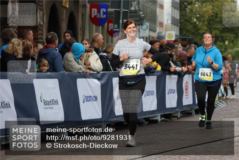 05.10.2025 - 20. swb-Marathon Bremen Strokosch-Dieckow http://msf.ph/oto/9281931 05.10.2025 11:15:13 Ziel 9441, 9643, 10984, 11293, 11635 meine-sportfotos.de