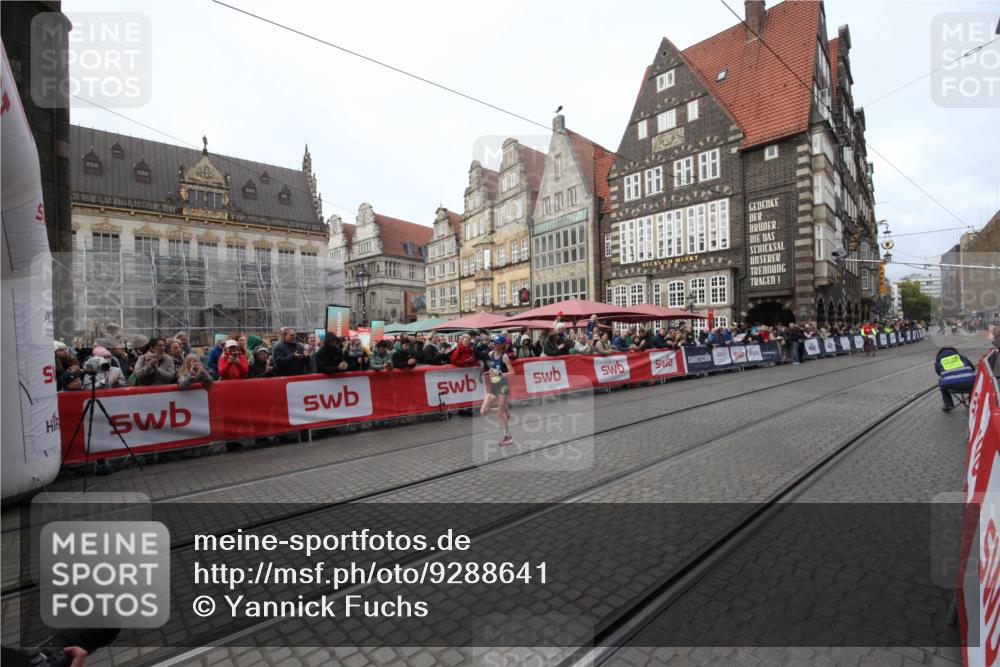 05.10.2025 - 20. swb-Marathon Bremen Yannick Fuchs http://msf.ph/oto/9288641 05.10.2025 10:32:43 Ziel 11730 meine-sportfotos.de