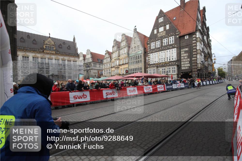05.10.2025 - 20. swb-Marathon Bremen Yannick Fuchs http://msf.ph/oto/9288649 05.10.2025 10:32:46 Ziel  meine-sportfotos.de