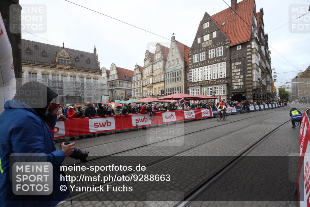 05.10.2025 - 20. swb-Marathon Bremen Yannick Fuchs http://msf.ph/oto/9288663 05.10.2025 10:32:47 Ziel  meine-sportfotos.de