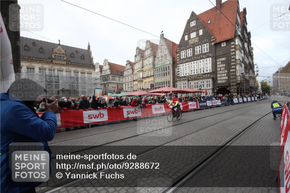 05.10.2025 - 20. swb-Marathon Bremen Yannick Fuchs http://msf.ph/oto/9288672 05.10.2025 10:32:49 Ziel 9996 meine-sportfotos.de