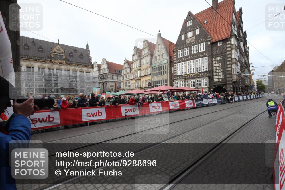 05.10.2025 - 20. swb-Marathon Bremen Yannick Fuchs http://msf.ph/oto/9288696 05.10.2025 10:32:51 Ziel 9996 meine-sportfotos.de