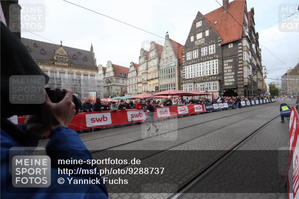 05.10.2025 - 20. swb-Marathon Bremen Yannick Fuchs http://msf.ph/oto/9288737 05.10.2025 10:35:18 Ziel 11443 meine-sportfotos.de