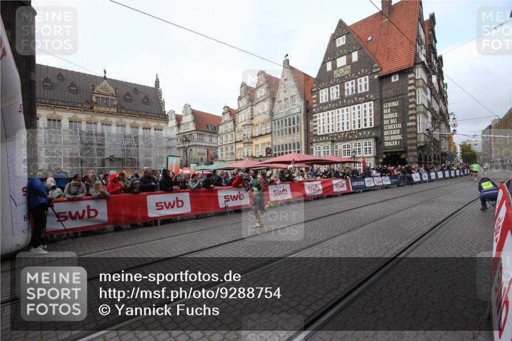 05.10.2025 - 20. swb-Marathon Bremen Yannick Fuchs http://msf.ph/oto/9288754 05.10.2025 10:35:35 Ziel 11341 meine-sportfotos.de