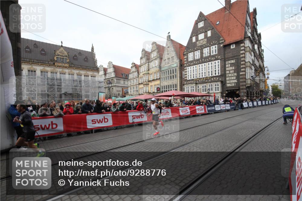 05.10.2025 - 20. swb-Marathon Bremen Yannick Fuchs http://msf.ph/oto/9288776 05.10.2025 10:35:46 Ziel 9596 meine-sportfotos.de