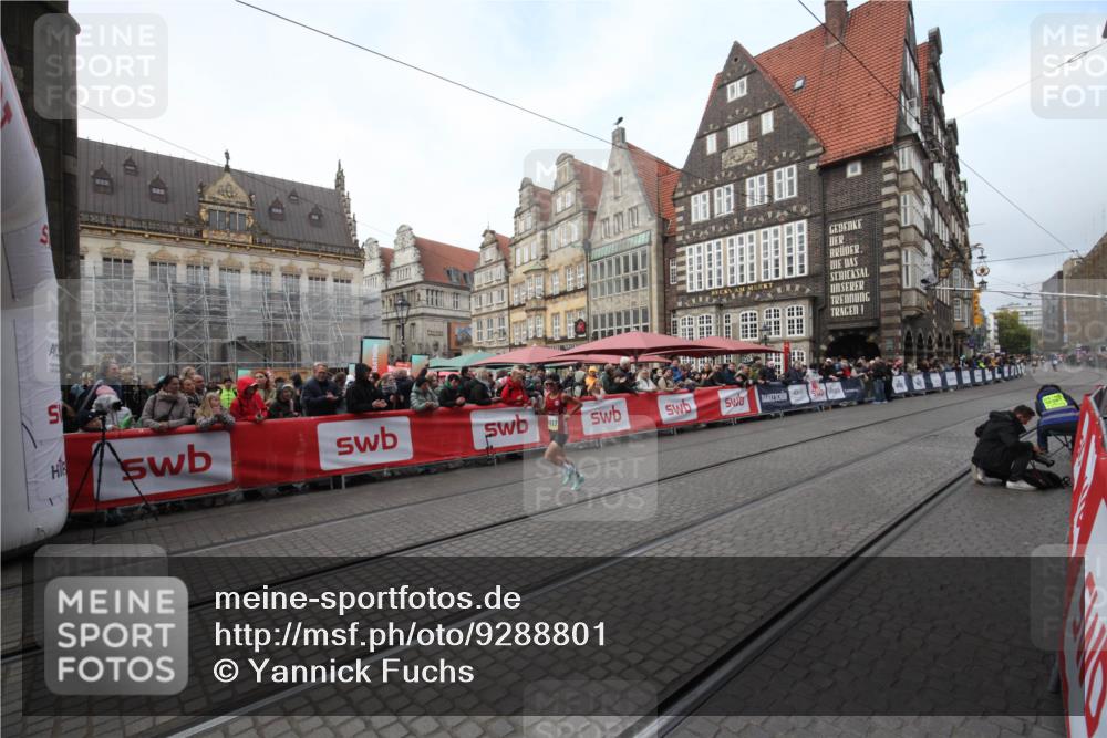 05.10.2025 - 20. swb-Marathon Bremen Yannick Fuchs http://msf.ph/oto/9288801 05.10.2025 10:36:35 Ziel 11687 meine-sportfotos.de