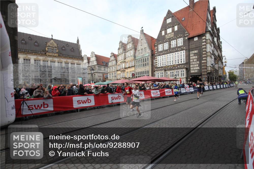 05.10.2025 - 20. swb-Marathon Bremen Yannick Fuchs http://msf.ph/oto/9288907 05.10.2025 10:38:51 Ziel 9341, 10352, 10409, 10517, 11132 meine-sportfotos.de