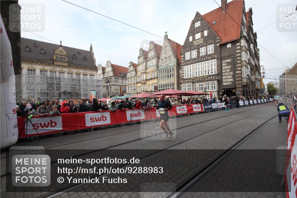 05.10.2025 - 20. swb-Marathon Bremen Yannick Fuchs http://msf.ph/oto/9288983 05.10.2025 10:39:49 Ziel 10753, 11349 meine-sportfotos.de