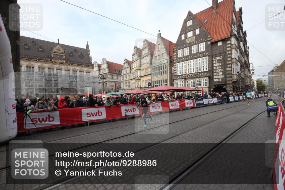05.10.2025 - 20. swb-Marathon Bremen Yannick Fuchs http://msf.ph/oto/9288986 05.10.2025 10:39:51 Ziel 9922, 10052, 10171, 10175, 10176, 10753 meine-sportfotos.de