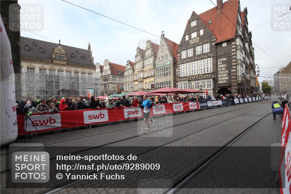 05.10.2025 - 20. swb-Marathon Bremen Yannick Fuchs http://msf.ph/oto/9289009 05.10.2025 10:39:59 Ziel 9213 meine-sportfotos.de