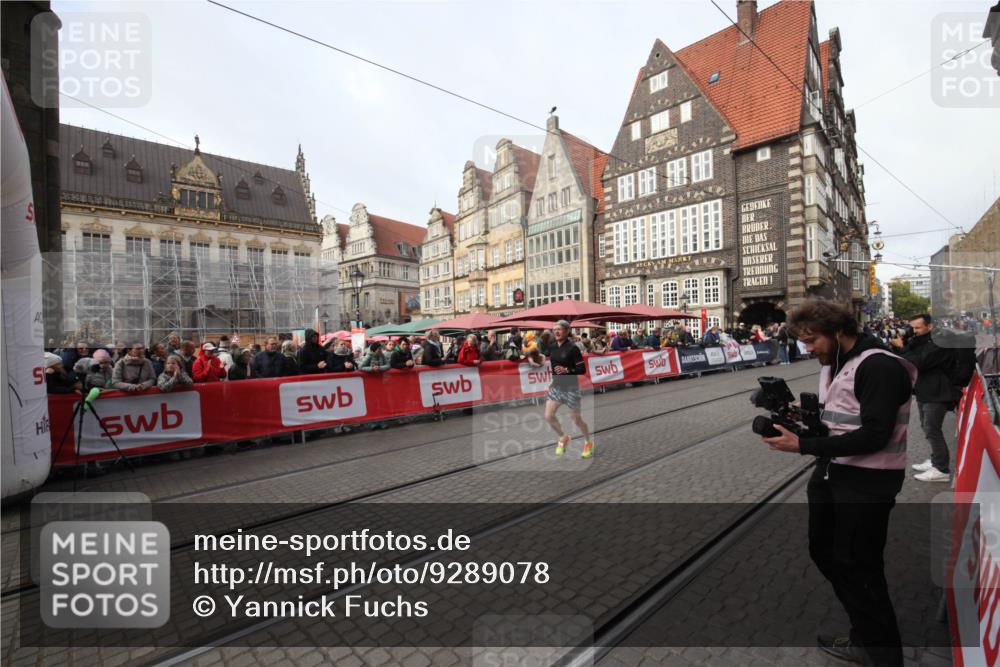 05.10.2025 - 20. swb-Marathon Bremen Yannick Fuchs http://msf.ph/oto/9289078 05.10.2025 10:41:24 Ziel 11086 meine-sportfotos.de