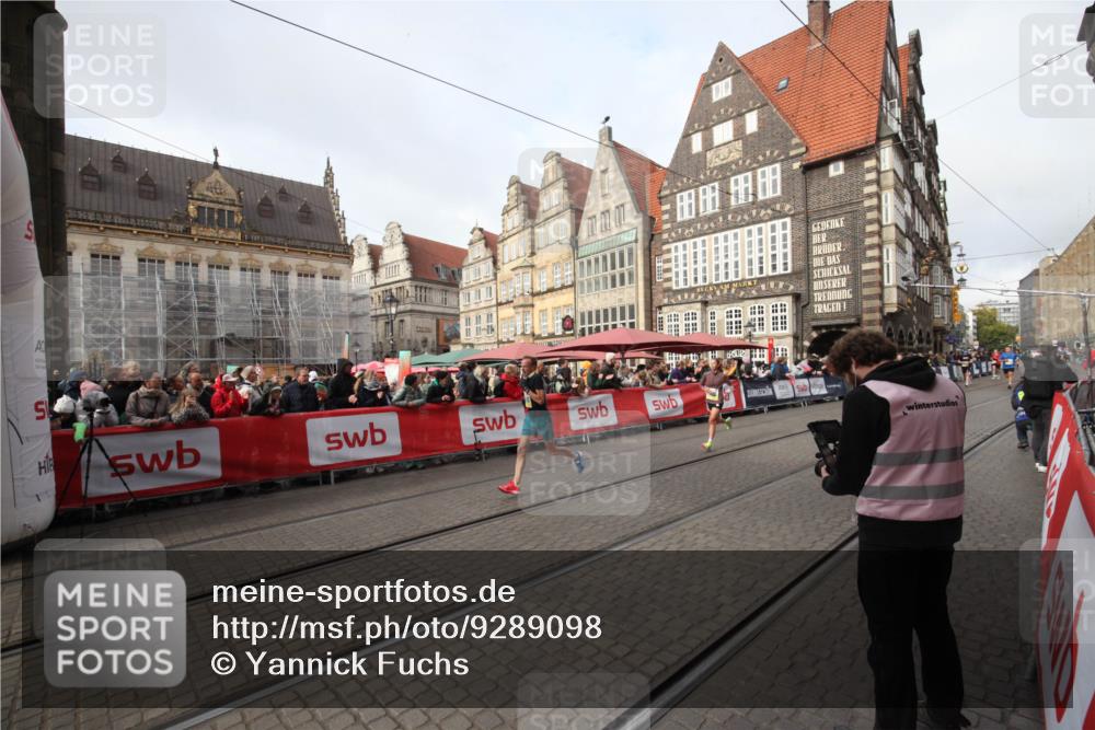 05.10.2025 - 20. swb-Marathon Bremen Yannick Fuchs http://msf.ph/oto/9289098 05.10.2025 10:41:57 Ziel 9884, 10104, 10880, 11581, 11710 meine-sportfotos.de