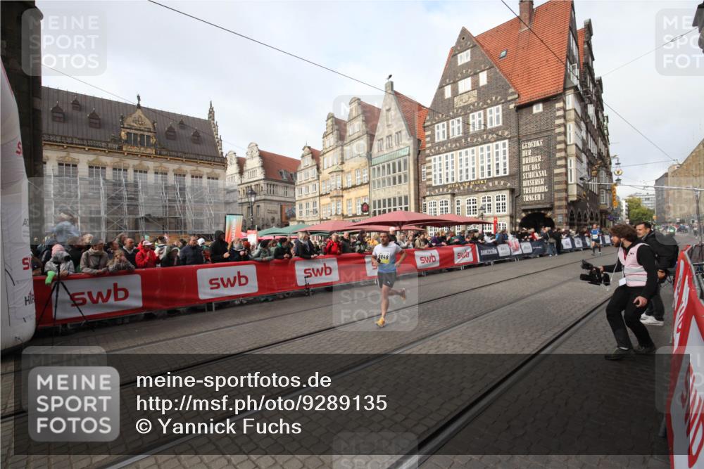05.10.2025 - 20. swb-Marathon Bremen Yannick Fuchs http://msf.ph/oto/9289135 05.10.2025 10:42:08 Ziel 9849 meine-sportfotos.de