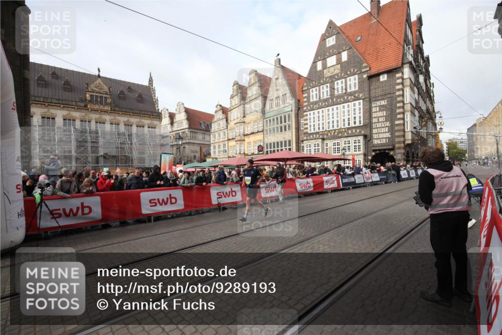 05.10.2025 - 20. swb-Marathon Bremen Yannick Fuchs http://msf.ph/oto/9289193 05.10.2025 10:42:31 Ziel 10208 meine-sportfotos.de