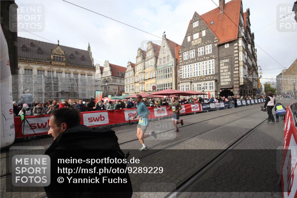 05.10.2025 - 20. swb-Marathon Bremen Yannick Fuchs http://msf.ph/oto/9289229 05.10.2025 10:42:45 Ziel 10592, 11178 meine-sportfotos.de