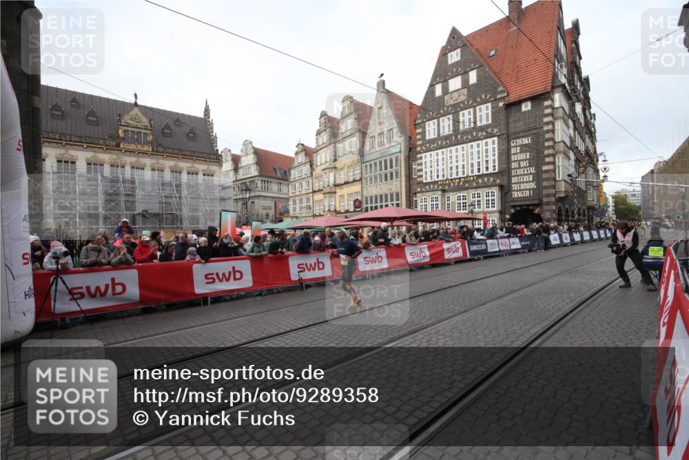 05.10.2025 - 20. swb-Marathon Bremen Yannick Fuchs http://msf.ph/oto/9289358 05.10.2025 10:43:41 Ziel 10304 meine-sportfotos.de