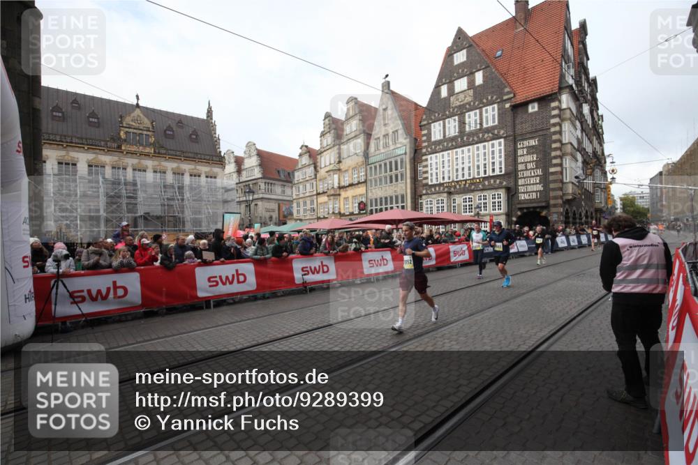 05.10.2025 - 20. swb-Marathon Bremen Yannick Fuchs http://msf.ph/oto/9289399 05.10.2025 10:44:08 Ziel 9614, 9919, 10351, 10652, 10780, 11316, 11503 meine-sportfotos.de
