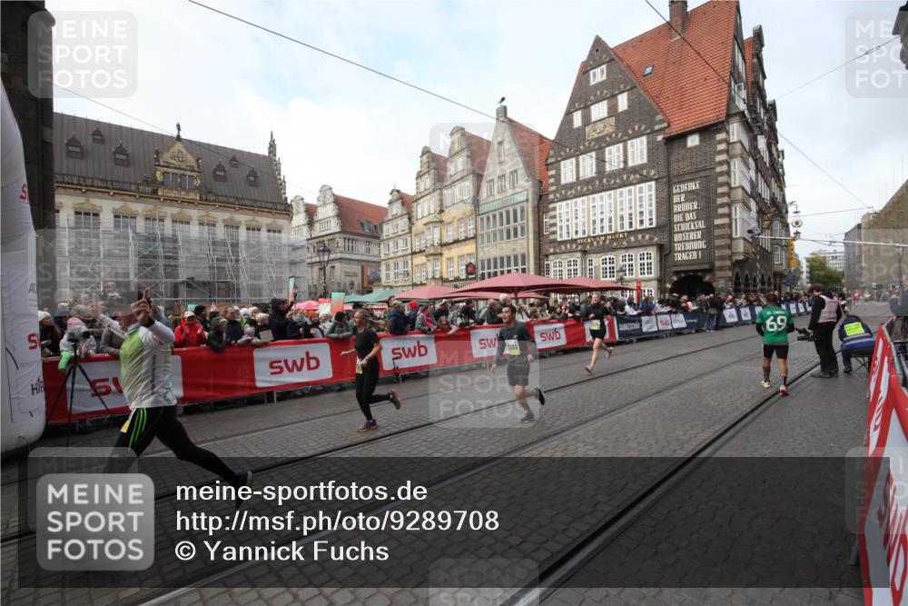 05.10.2025 - 20. swb-Marathon Bremen Yannick Fuchs http://msf.ph/oto/9289708 05.10.2025 10:46:09 Ziel 9500, 10688, 10858, 11074, 11513 meine-sportfotos.de