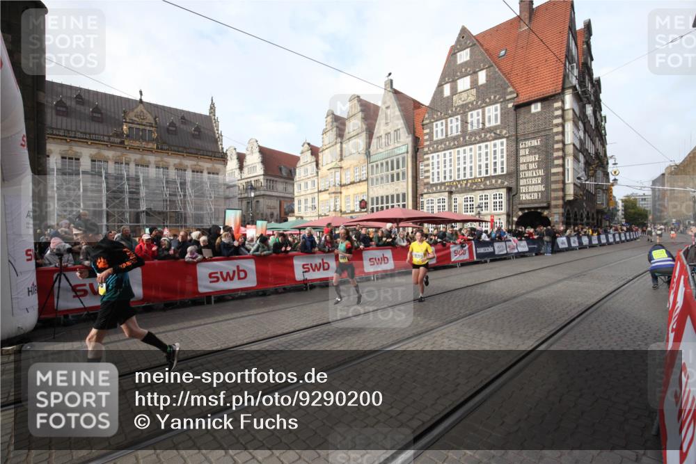05.10.2025 - 20. swb-Marathon Bremen Yannick Fuchs http://msf.ph/oto/9290200 05.10.2025 10:48:43 Ziel 9406, 10303, 11096 meine-sportfotos.de