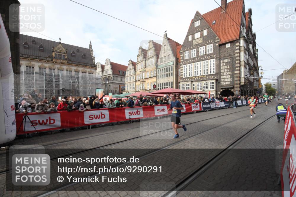 05.10.2025 - 20. swb-Marathon Bremen Yannick Fuchs http://msf.ph/oto/9290291 05.10.2025 10:49:07 Ziel 9014, 9216, 9317, 10449, 10733 meine-sportfotos.de