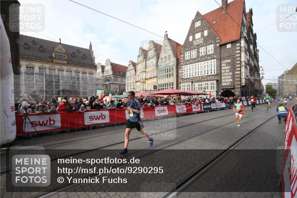 05.10.2025 - 20. swb-Marathon Bremen Yannick Fuchs http://msf.ph/oto/9290295 05.10.2025 10:49:07 Ziel 9014, 9216, 9317, 10449, 10733 meine-sportfotos.de