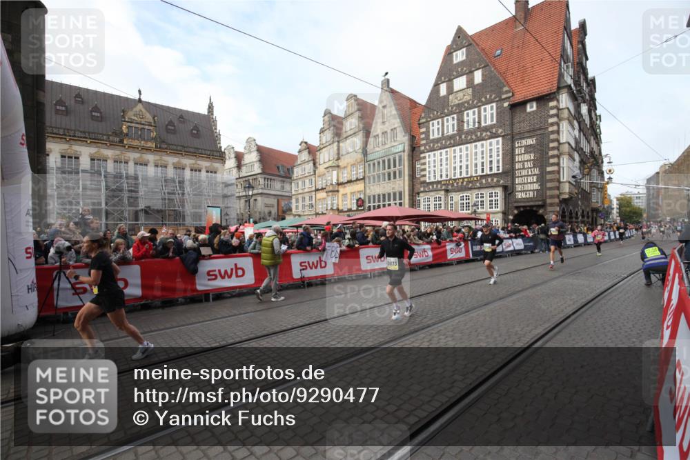 05.10.2025 - 20. swb-Marathon Bremen Yannick Fuchs http://msf.ph/oto/9290477 05.10.2025 10:49:46 Ziel 9452, 10170, 10726, 10873, 11692 meine-sportfotos.de