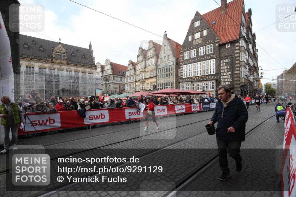05.10.2025 - 20. swb-Marathon Bremen Yannick Fuchs http://msf.ph/oto/9291129 05.10.2025 10:52:08 Ziel 9939, 10977, 11273 meine-sportfotos.de