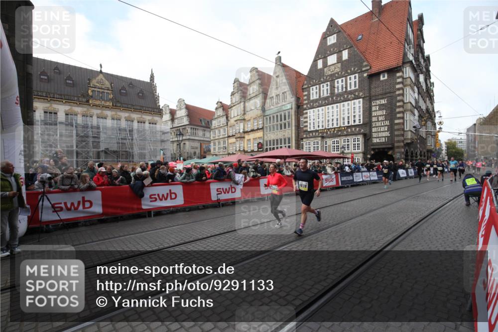 05.10.2025 - 20. swb-Marathon Bremen Yannick Fuchs http://msf.ph/oto/9291133 05.10.2025 10:52:11 Ziel 9196, 9226, 9939, 10240, 10438, 10727, 10977, 11641 meine-sportfotos.de