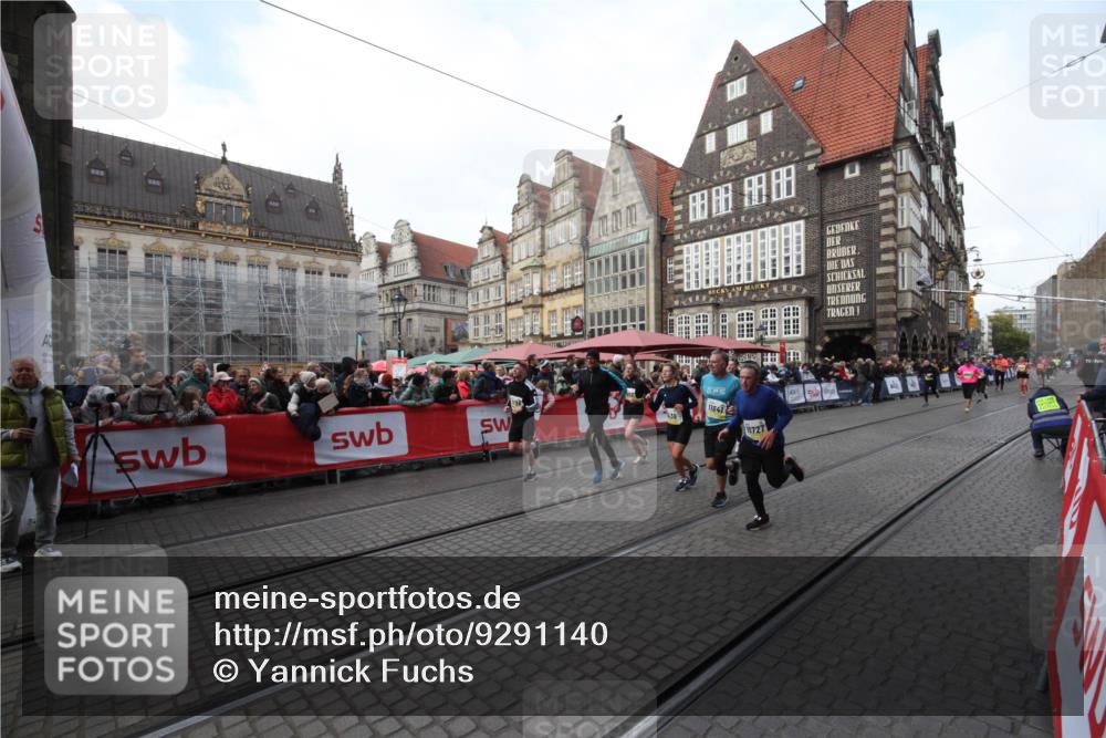 05.10.2025 - 20. swb-Marathon Bremen Yannick Fuchs http://msf.ph/oto/9291140 05.10.2025 10:52:16 Ziel 9196, 9852, 10038, 10240, 10438, 10668, 10727, 10900, 10942, 11641 meine-sportfotos.de