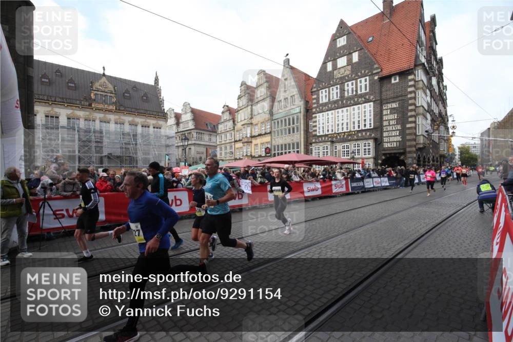 05.10.2025 - 20. swb-Marathon Bremen Yannick Fuchs http://msf.ph/oto/9291154 05.10.2025 10:52:17 Ziel 9196, 9852, 10038, 10240, 10438, 10668, 10727, 10900, 10942, 11458, 11641 meine-sportfotos.de