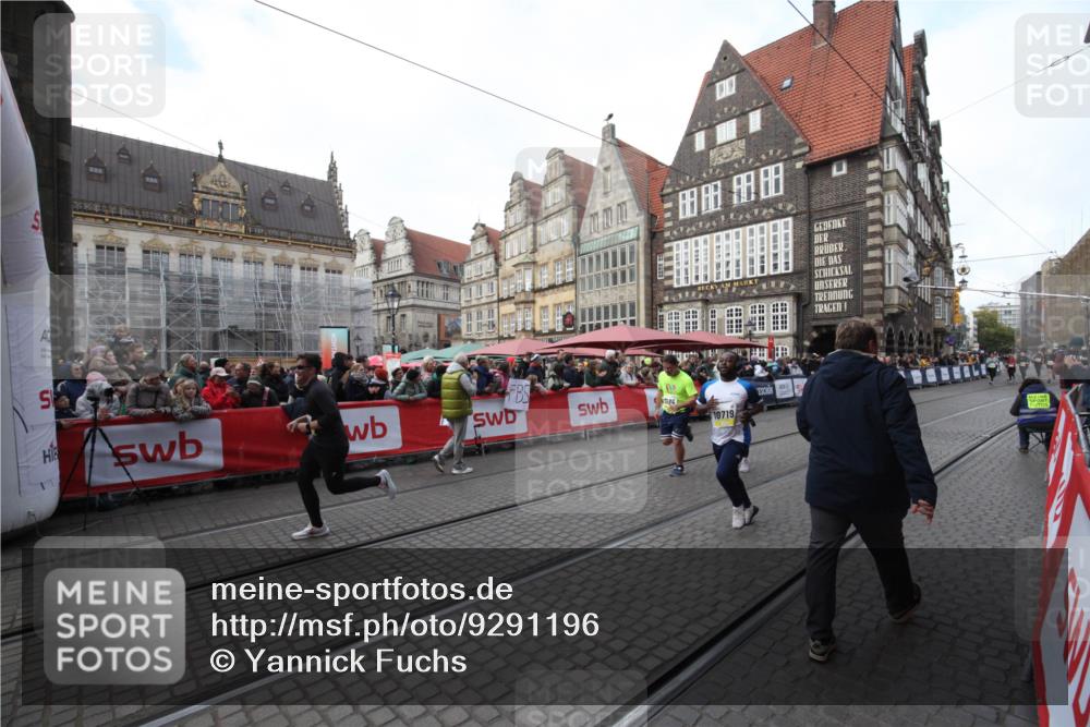 05.10.2025 - 20. swb-Marathon Bremen Yannick Fuchs http://msf.ph/oto/9291196 05.10.2025 10:52:28 Ziel 9172, 9584, 10241, 10507, 10719, 11528, 11665 meine-sportfotos.de